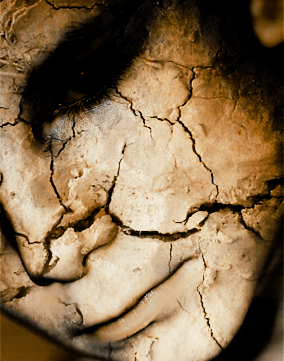 How to Make Dark and Cracked Look on Photo Tutorial: Final Result