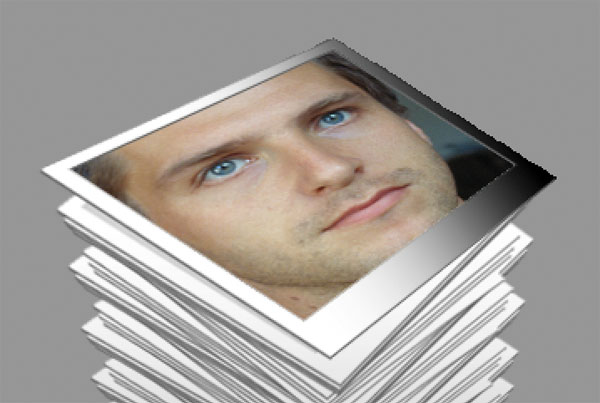 Display Your Photos Within a Professional Advert image 18