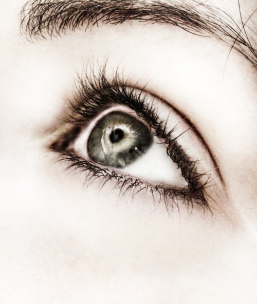How to Tidy Up and Smoothen Skin, and Do Eye Makeups in Photoshop image 11
