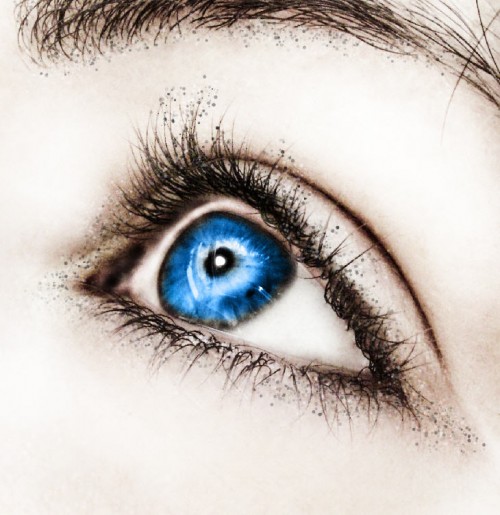 How to Tidy Up and Smoothen Skin, and Do Eye Makeups in Photoshop image 18