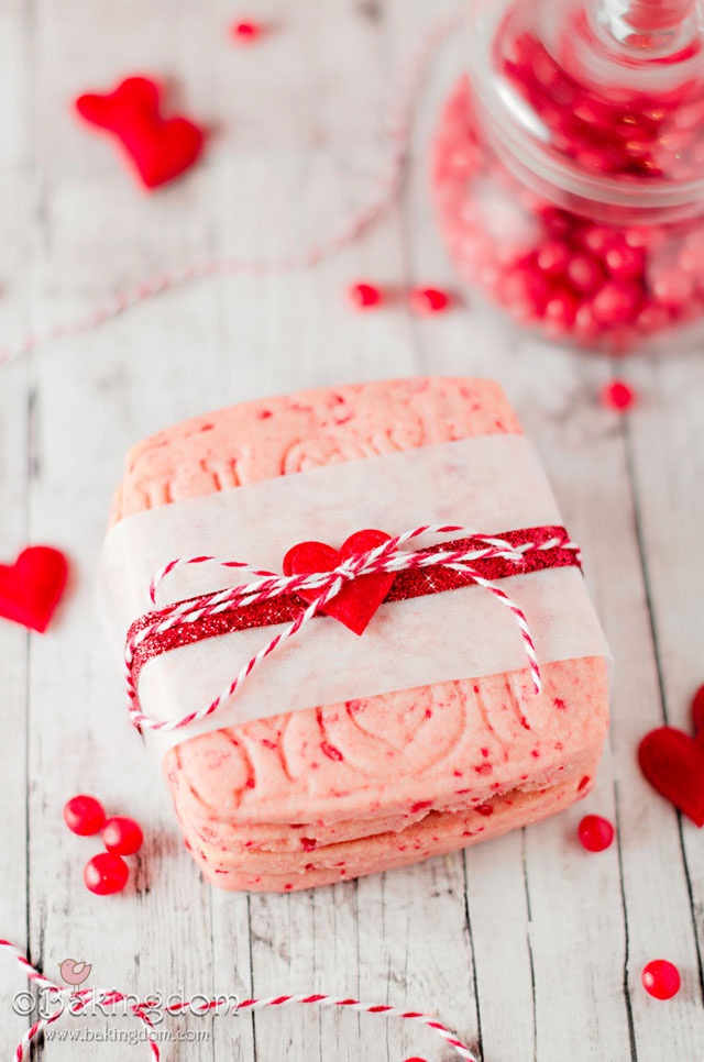 Romantic Heart Shaped Cookies for St. Valentine's Day Inspiration 20