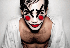 Clown make up