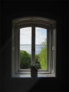 How To Fake Sunlight In a Dark Room