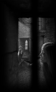 Creating the Eerie Photo-Manipulation 'Captive'