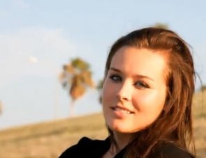 Refine Edge Tool: Remove Flyaway Hairs Photoshop CS5(Video Tutorial)