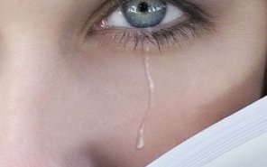 Realistic Tear View using Photoshop