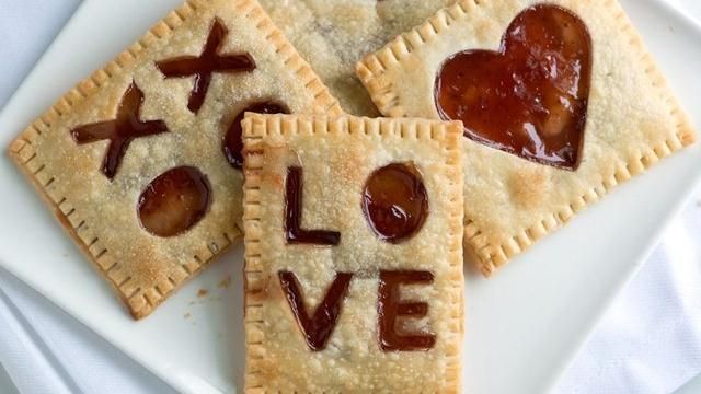 Romantic Heart Shaped Cookies for St. Valentine's Day Inspiration 15