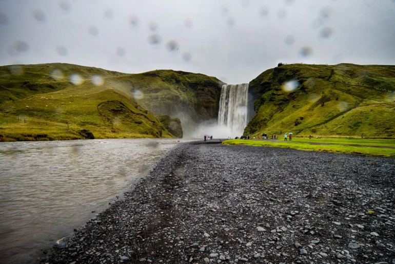 Celebrate the Beauty of Autumn with These 10 Photo Collections 4