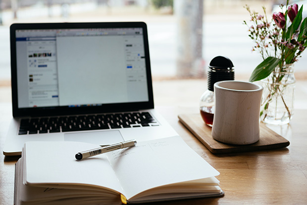 Guide to Using Social Media for Job Search: Pros, Cons, and Best Practices