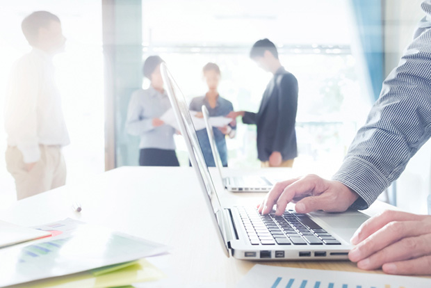 Pros and Cons of IT Consulting Services