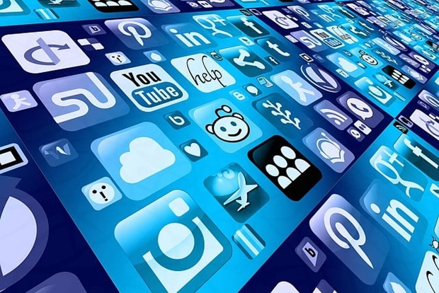 Building a Secure Web Presence: The Risks of Linking Social Media Accounts