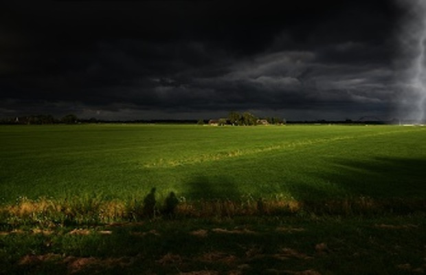 How to Add Lighting Effect to a Photo in Photoshop